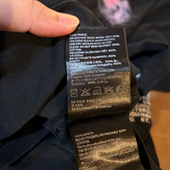 Ariana Grande Sweetener Tour 2019 Short Sleeve Graphic Tee Shirt Top Size Small - Picture 9 of 11